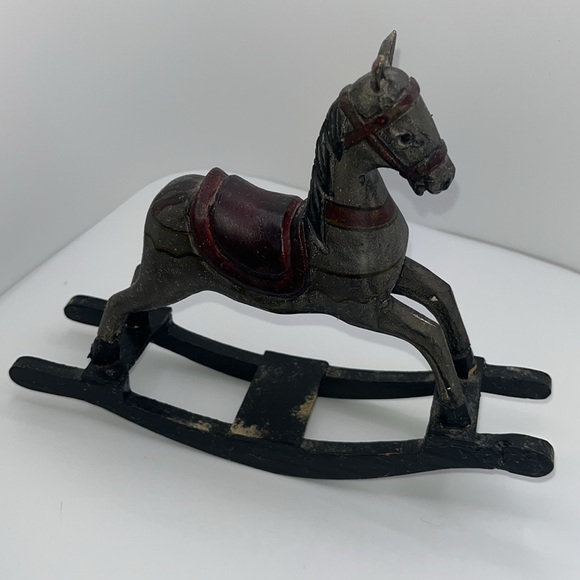 Set of 4 vintage hand made wooden horses - Picture 5 of 14